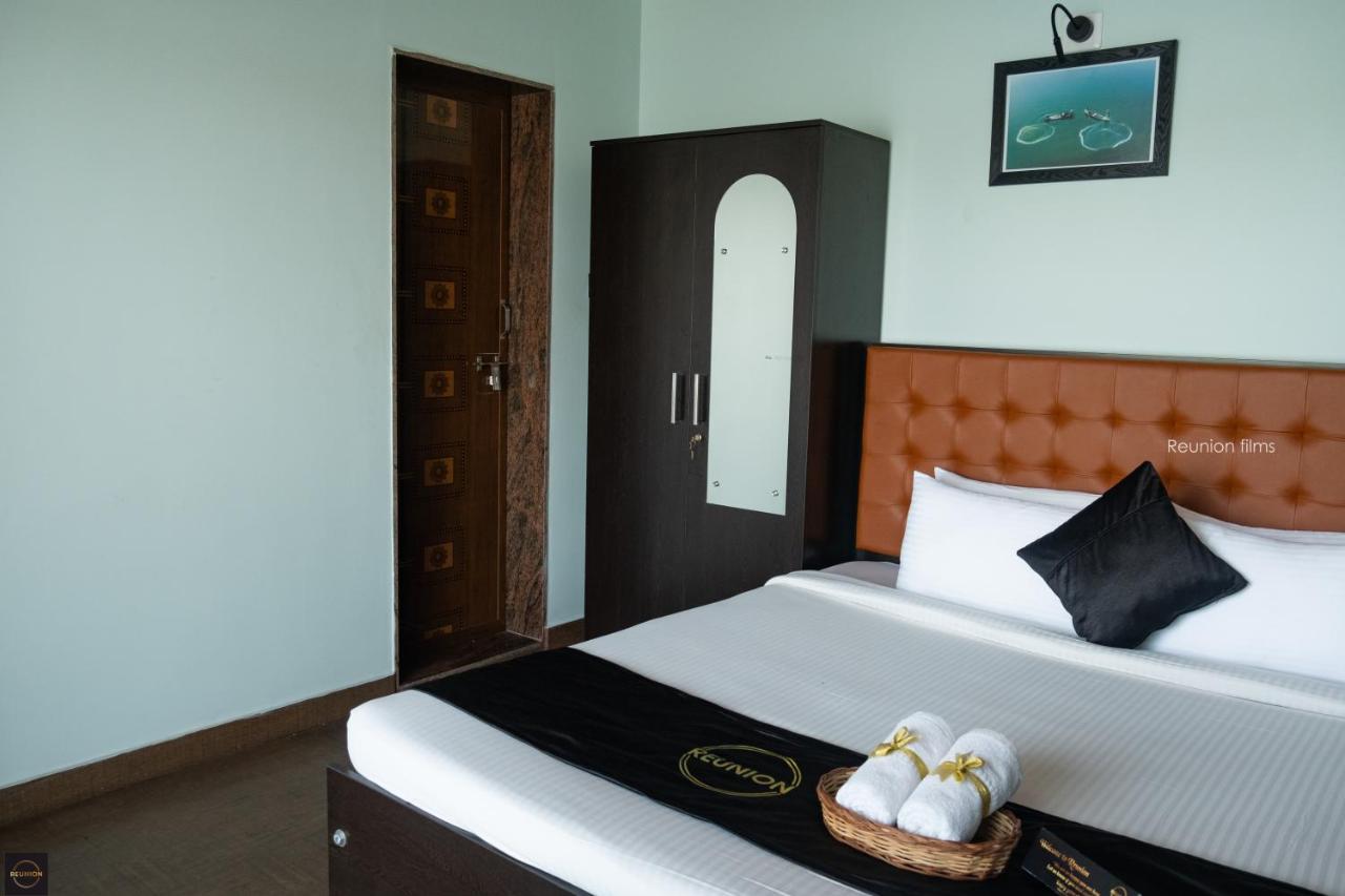 Reunion Ocean Tides Hotel Udupi Bagian luar foto