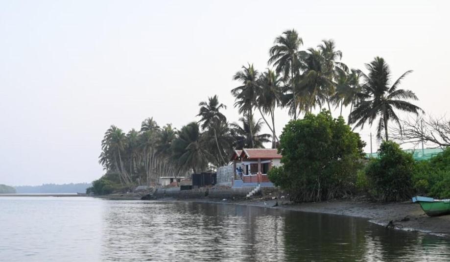 Reunion Ocean Tides Hotel Udupi Bagian luar foto