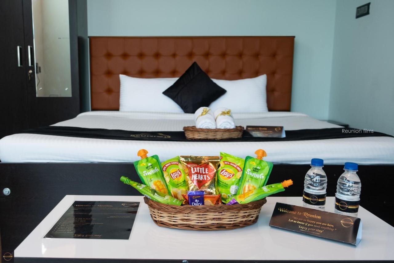 Reunion Ocean Tides Hotel Udupi Bagian luar foto