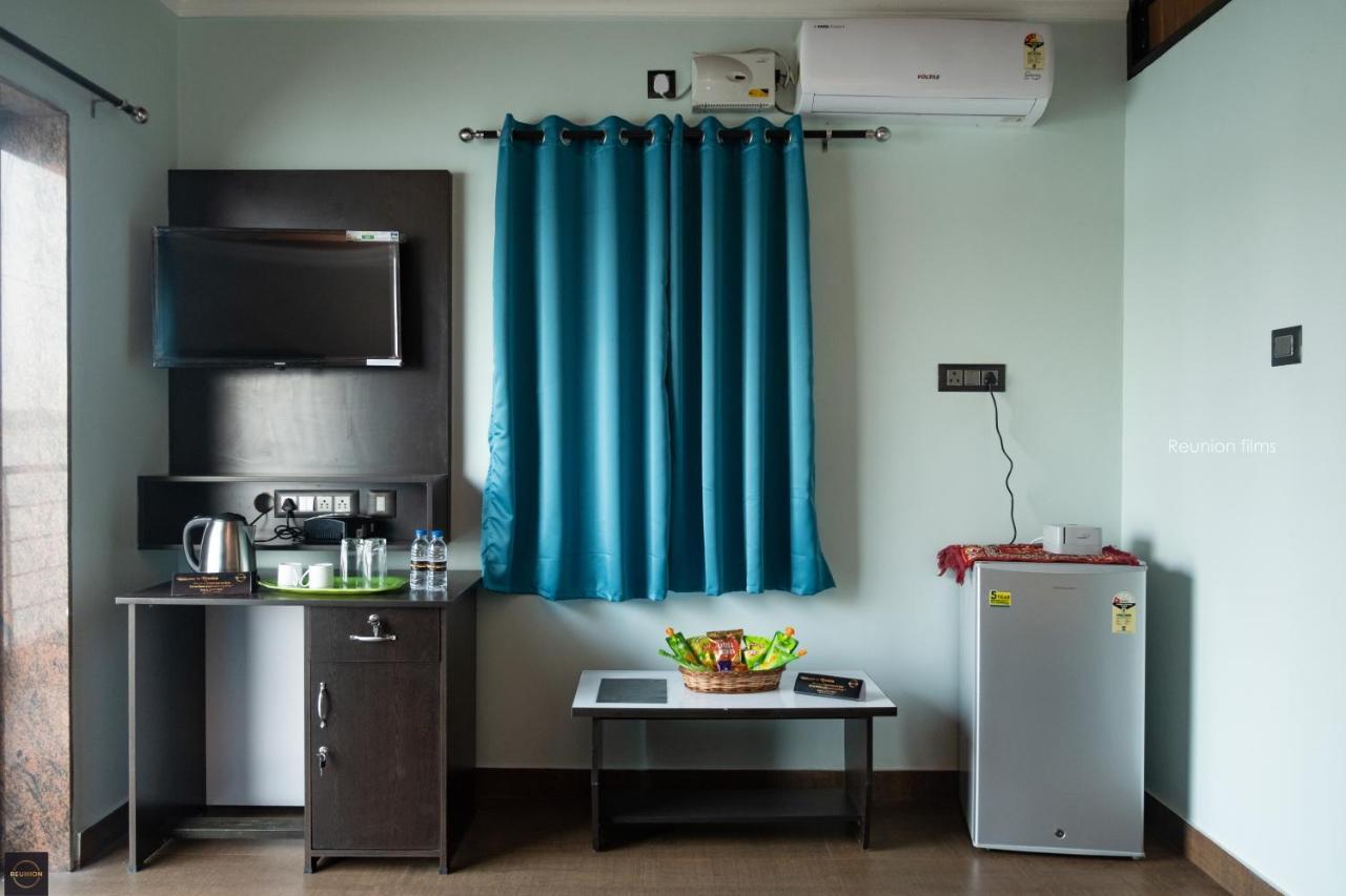Reunion Ocean Tides Hotel Udupi Bagian luar foto