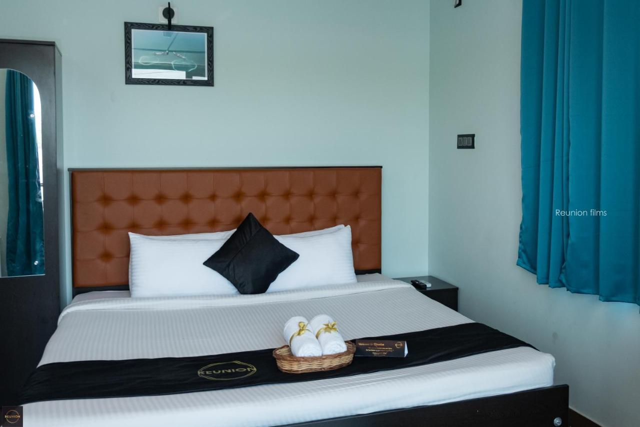 Reunion Ocean Tides Hotel Udupi Bagian luar foto
