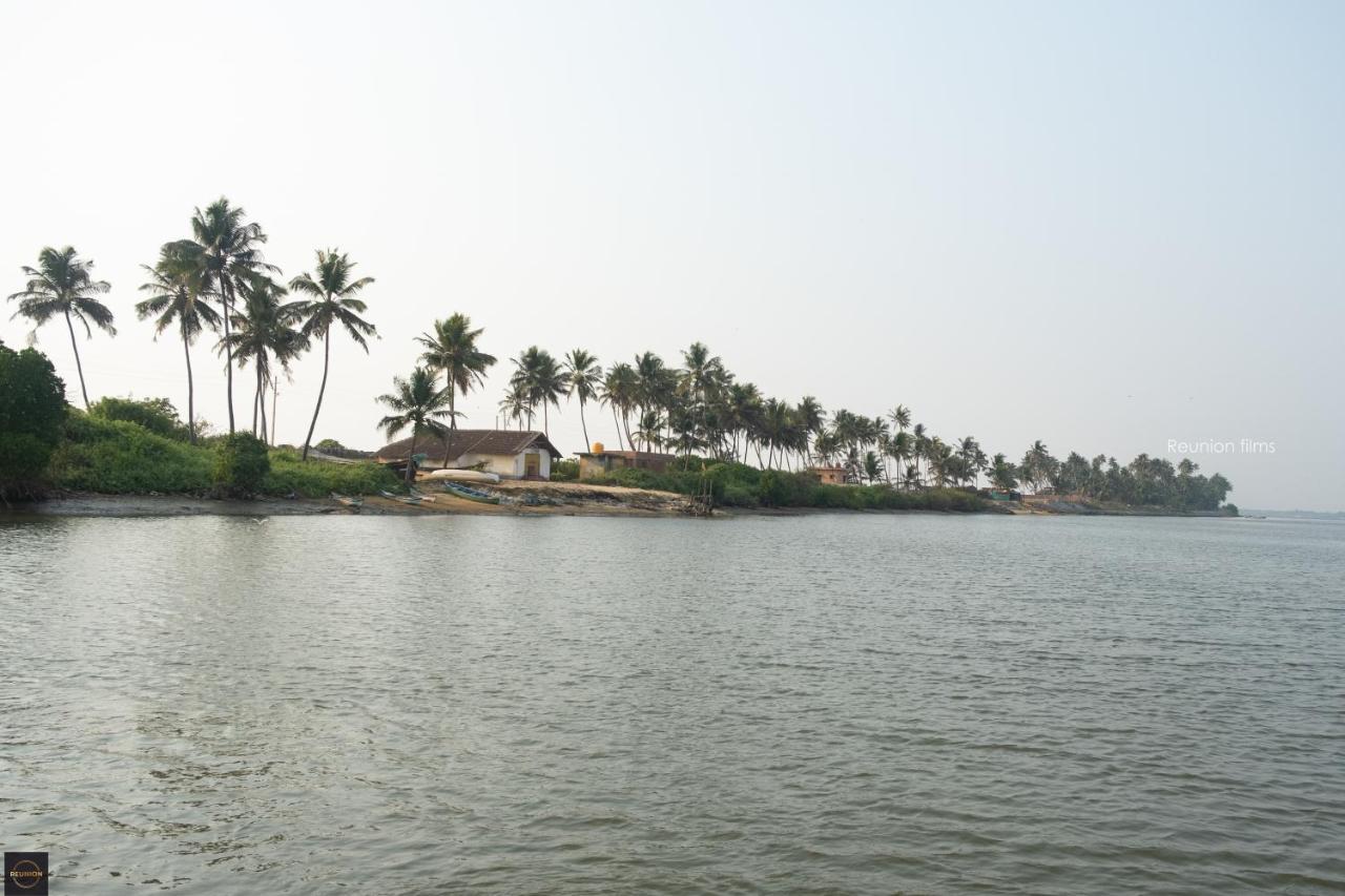 Reunion Ocean Tides Hotel Udupi Bagian luar foto