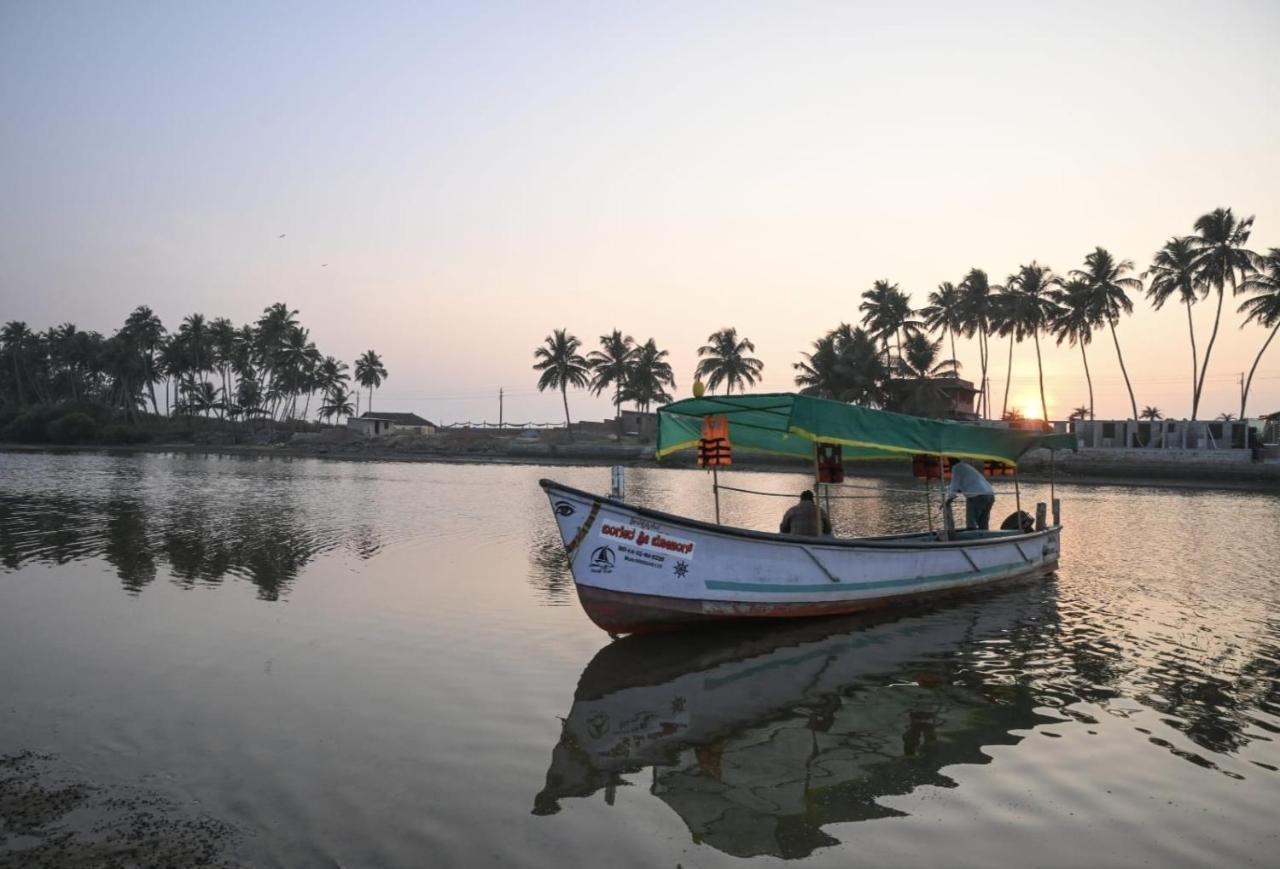 Reunion Ocean Tides Hotel Udupi Bagian luar foto